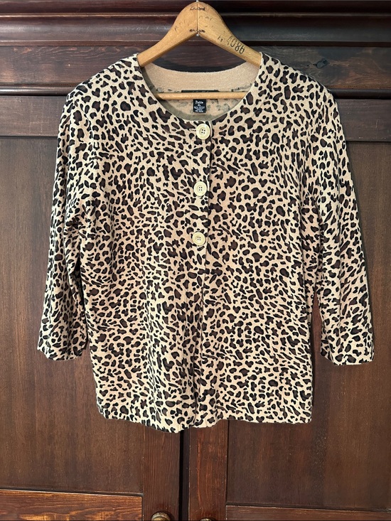 Sweaters - Designers Originals • women’s lightweight cardigan sweater